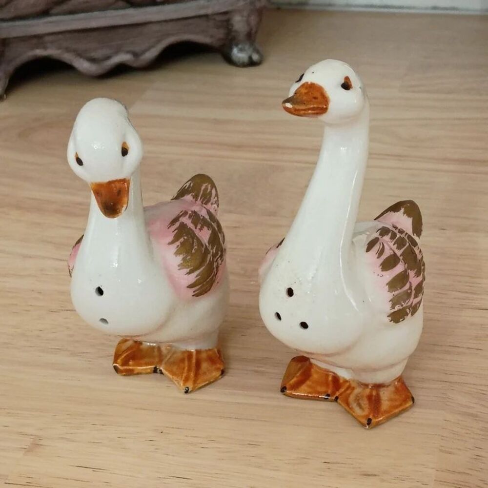 Vintage Ceramic Geese Salt & Pepper Shakers Country Farmhouse Decor